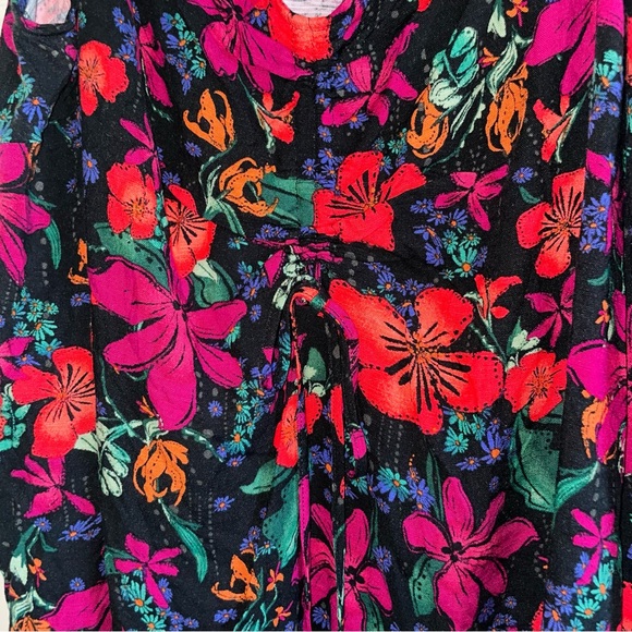 🌺🌻🌺NWT AVA & VIV Floral Cinched Tank top plus size 2X - Picture 2 of 10